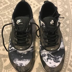 Nike Women’s Air Max Thea